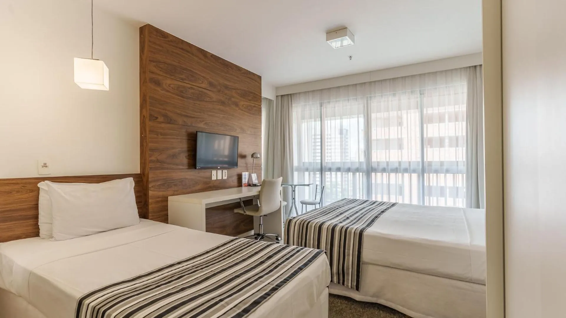 Hotel Fusion Hplus Express + Brasilia